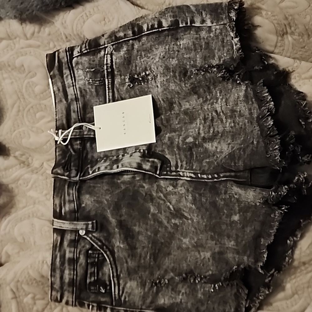 Kancan medium stonewashed black shorts